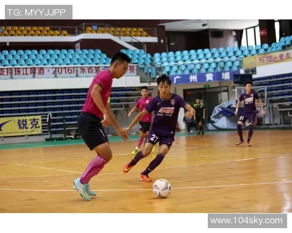 南京足球队总决赛特别报道：见证他们从默默无闻到辉煌崛起的成长历程